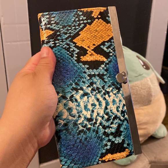 Snakeskin colored wallet - Picture 9 of 9